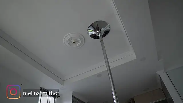 Snapshot of Melina-Smith chatting on 12/11/24, 10:38 Melina-Smith online show from 12/11/24, 10:38