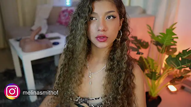 Snapshot of Melina-Smith chatting on 12/22/24, 01:45 Melina-Smith online show from 12/22/24, 01:45