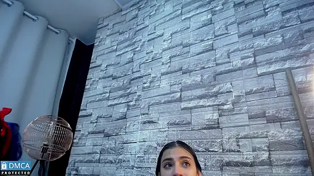 BellaOdisea online show from 03/22/25, 05:49