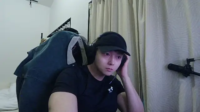 Snapshot of Tkcqcc chatting on 12/29/24, 09:39 Tkcqcc online show from 12/29/24, 09:39