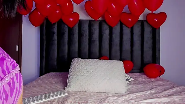 Snapshot of paulina_soto chatting on 02/16/26, 10:00 paulina soto online show from 02/16/26, 10:00