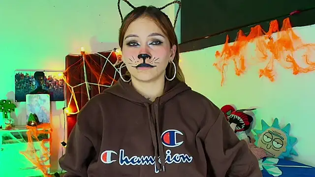 alisson zafiro  online show from 10/27/25, 03:21