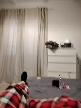 Snapshot of xxcatwomanxx chatting on 02/14/25, 12:25 xxcatwomanxx online show from 02/14/25, 12:25