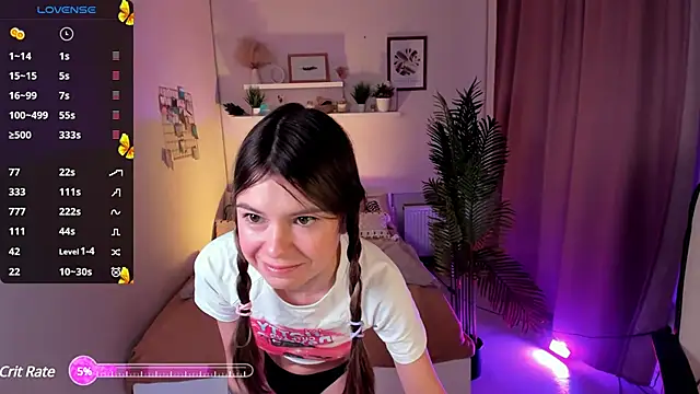 Snapshot of Lil_Amelie chatting on 12/06/24, 06:37 Lil Amelie online show from 12/06/24, 06:37