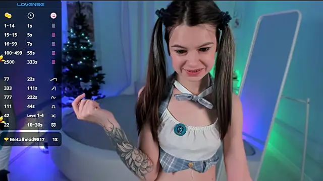 Snapshot of Lil_Amelie chatting on 12/13/24, 05:21 Lil Amelie online show from 12/13/24, 05:21
