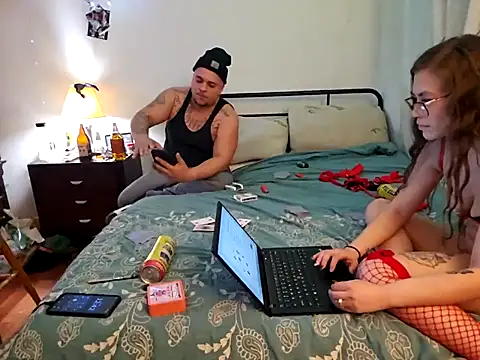 Snapshot of Poppalovesmamaafterhours chatting on 03/05/25, 08:43 Poppalovesmamaafterhours online show from 03/05/25, 08:43