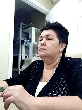 Snapshot of FantasyMichelle chatting on 12/15/24, 01:43 FantasyMichelle online show from 12/15/24, 01:43