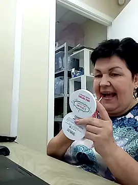 Snapshot of FantasyMichelle chatting on 12/18/24, 11:34 FantasyMichelle online show from 12/18/24, 11:34