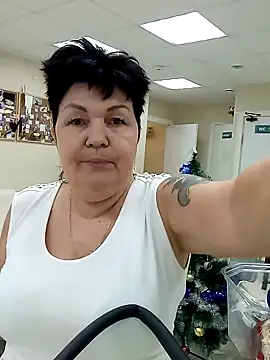 Snapshot of FantasyMichelle chatting on 12/30/24, 07:37 FantasyMichelle online show from 12/30/24, 07:37