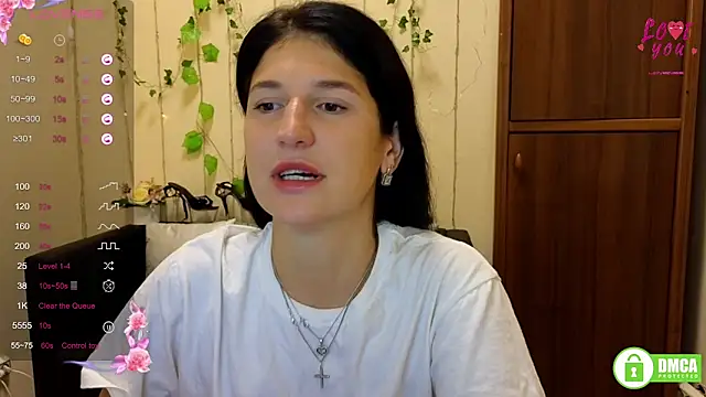 Alianna Solo Kisses online show from 09/17/25, 05:31