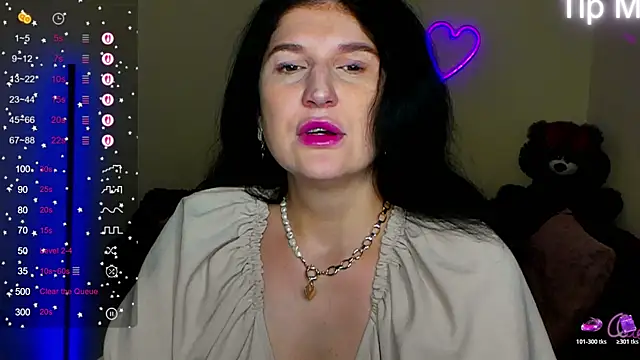 Snapshot of Alianna_Solo_Kisses chatting on 06/05/26, 10:43 Alianna Solo Kisses online show from 06/05/26, 10:43