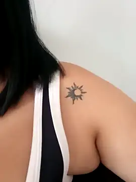 Snapshot of MelannyBell chatting on 02/19/25, 08:41 MelannyBell online show from 02/19/25, 08:41