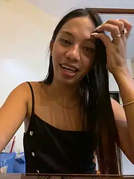 Snapshot of whiteladyboy chatting on 10/18/25, 03:02 whiteladyboy online show from 10/18/25, 03:02