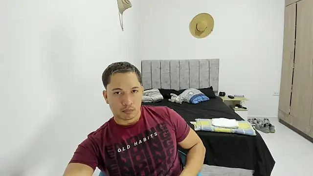 Snapshot of Valerioe chatting on 06/21/26, 02:30 Valerioe online show from 06/21/26, 02:30