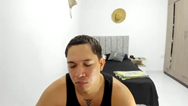 Snapshot of Valerioe chatting on 07/08/26, 01:48 Valerioe online show from 07/08/26, 01:48