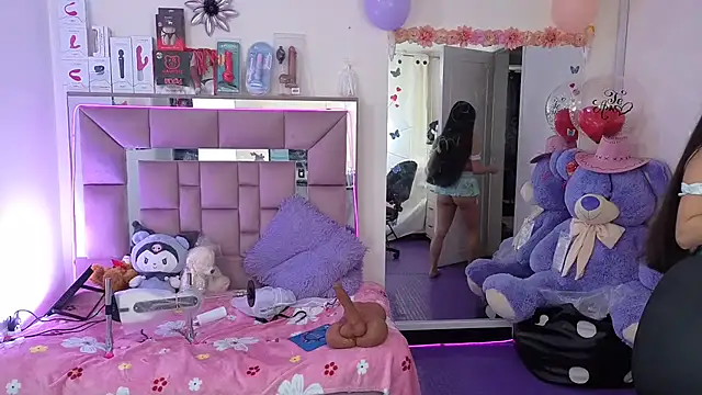 Snapshot of AriadnaCappelletty chatting on 11/14/25, 04:38 AriadnaCappelletty online show from 11/14/25, 04:38