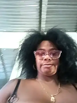 Melanie candy  online show from 10/06/25, 10:07