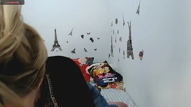 hotmilf4uxxx online show from 10/17/25, 10:07