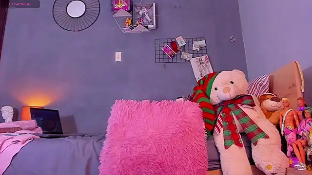 Snapshot of tiffbeatiful chatting on 12/28/24, 03:26 tiffbeatiful online show from 12/28/24, 03:26