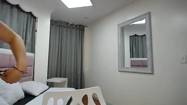 Snapshot of IssadoraJames chatting on 01/10/25, 06:28 IssadoraJames online show from 01/10/25, 06:28