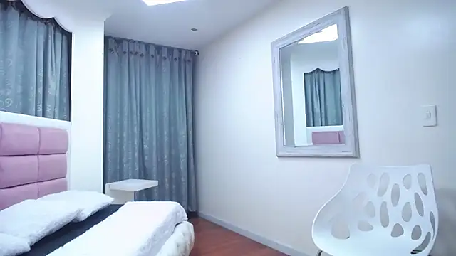 Snapshot of IssadoraJames chatting on 01/18/25, 12:57 IssadoraJames online show from 01/18/25, 12:57