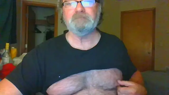 Snapshot of Doherty10 chatting on 11/18/25, 06:23 Doherty10 online show from 11/18/25, 06:23