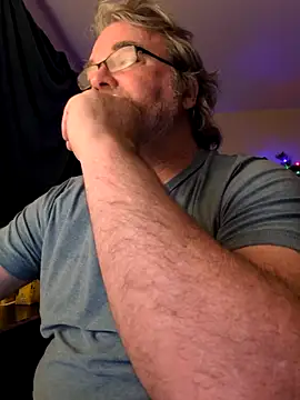 Snapshot of Doherty10 chatting on 12/19/25, 09:27 Doherty10 online show from 12/19/25, 09:27