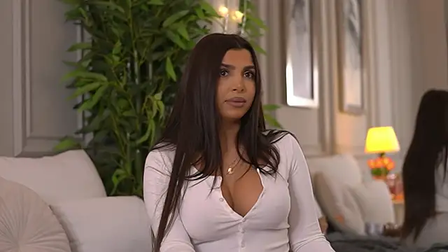 NicoleCellini online show from 04/04/26, 06:38