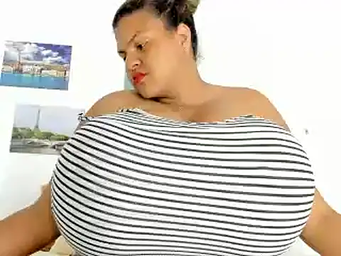 Snapshot of bigmom69_ chatting on 03/01/25, 10:53 bigmom69  online show from 03/01/25, 10:53