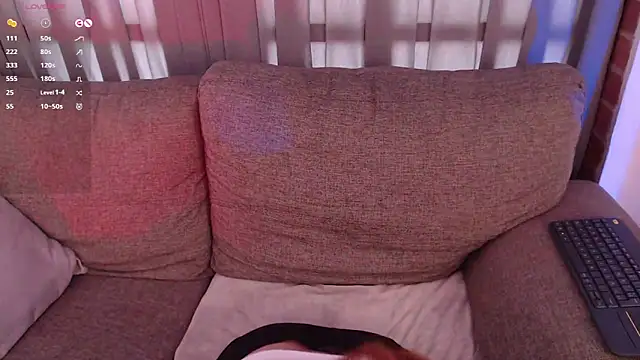 lia huan online show from 03/22/25, 07:53