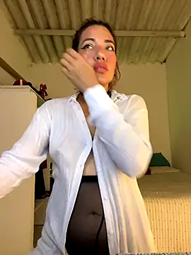 lia huan online show from 09/17/25, 02:08