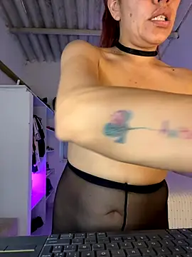 lia huan online show from 09/29/25, 02:22