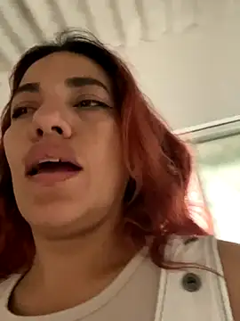 lia huan online show from 10/03/25, 12:13