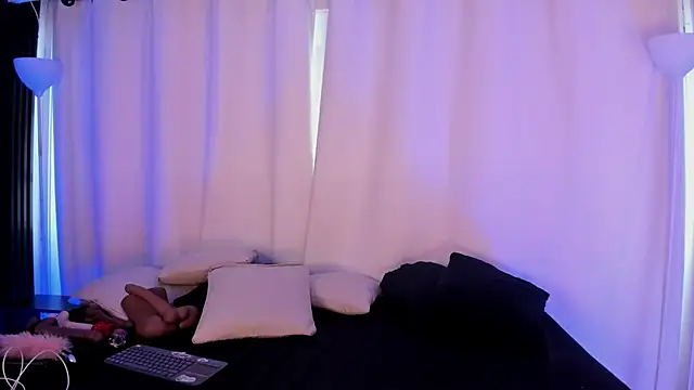 Emiilycollins online show from 01/12/26, 03:50