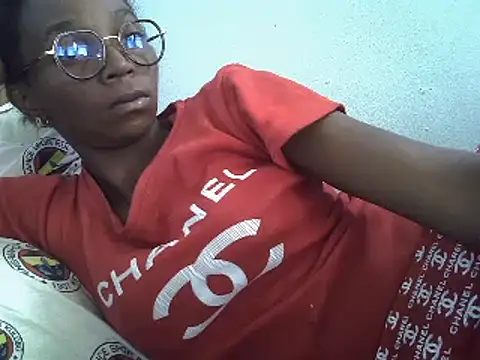 Snapshot of ElianeHot chatting on 01/22/25, 11:23 ElianeHot online show from 01/22/25, 11:23