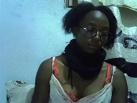 Snapshot of ElianeHot chatting on 01/22/25, 06:20 ElianeHot online show from 01/22/25, 06:20