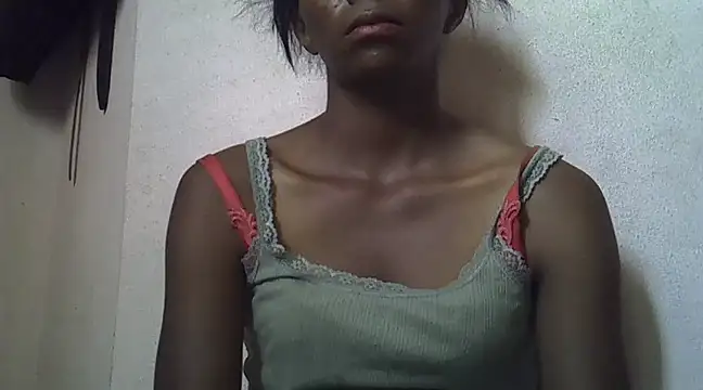 Snapshot of ElianeHot chatting on 03/05/25, 09:05 ElianeHot online show from 03/05/25, 09:05