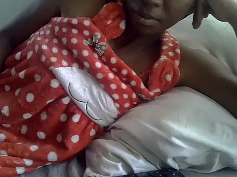 Snapshot of ElianeHot chatting on 10/19/25, 09:21 ElianeHot online show from 10/19/25, 09:21