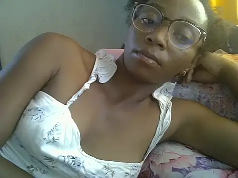 ElianeHot online show from 03/25/26, 10:43