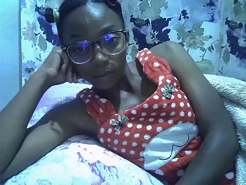 ElianeHot online show from 04/12/26, 06:46