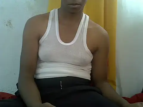 Snapshot of ElianeHot chatting on 07/02/26, 12:00 ElianeHot online show from 07/02/26, 12:00