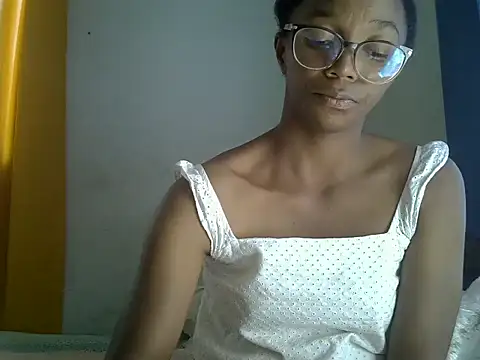 Snapshot of ElianeHot chatting on 07/17/26, 10:11 ElianeHot online show from 07/17/26, 10:11