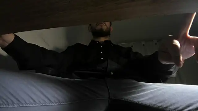 Snapshot of s_sven03 chatting on 02/01/25, 03:08 s sven03 online show from 02/01/25, 03:08