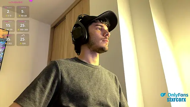 Snapshot of ilytheo chatting on 10/08/25, 07:28 ilytheo online show from 10/08/25, 07:28