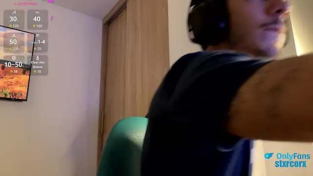 Snapshot of ilytheo chatting on 10/16/25, 11:00 ilytheo online show from 10/16/25, 11:00