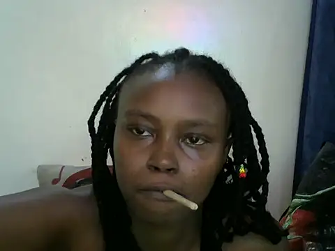 Snapshot of Rasta_tattooed chatting on 09/19/25, 04:18 Rasta tattooed online show from 09/19/25, 04:18