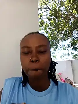 Snapshot of Rasta_tattooed chatting on 10/12/25, 08:46 Rasta tattooed online show from 10/12/25, 08:46