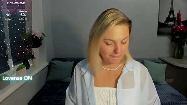 Snapshot of sweet___margaret chatting on 11/03/25, 01:01 sweet margaret online show from 11/03/25, 01:01