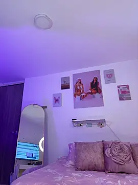 pretty pettite online show from 04/01/26, 09:45