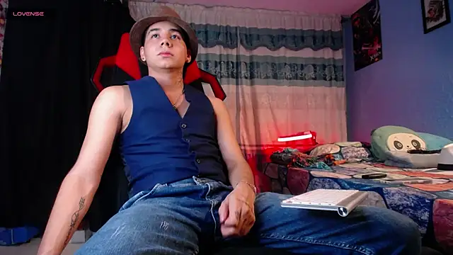 Snapshot of mexican_cum chatting on 05/07/26, 01:44 mexican cum online show from 05/07/26, 01:44